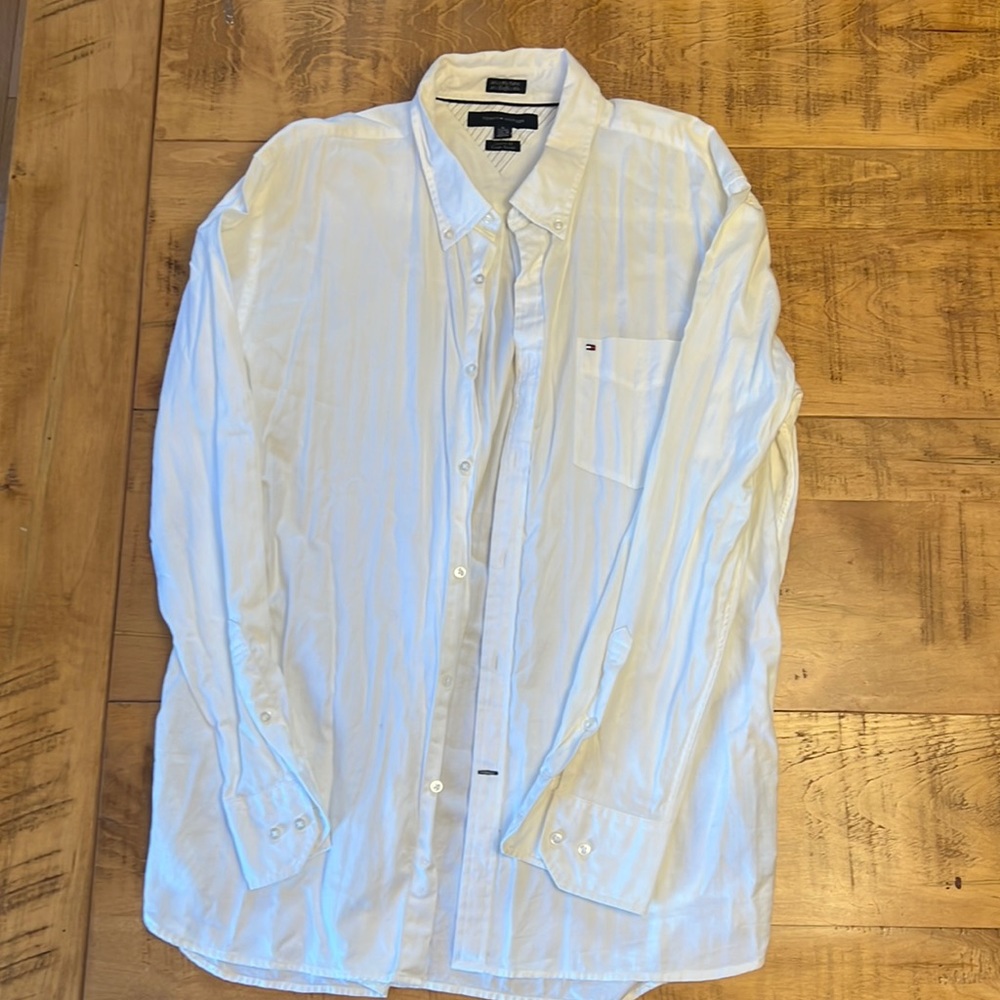 Men’s long sleeve button up